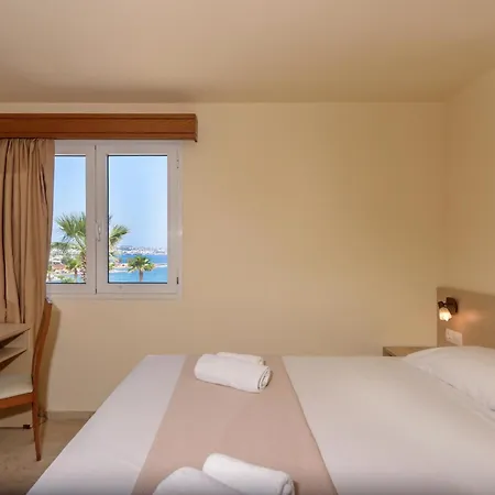 Hotell Eri Beach&village 4*