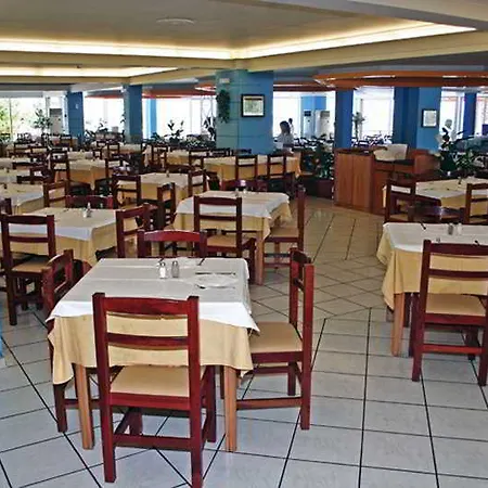 Hotell Eri Beach&village 4*